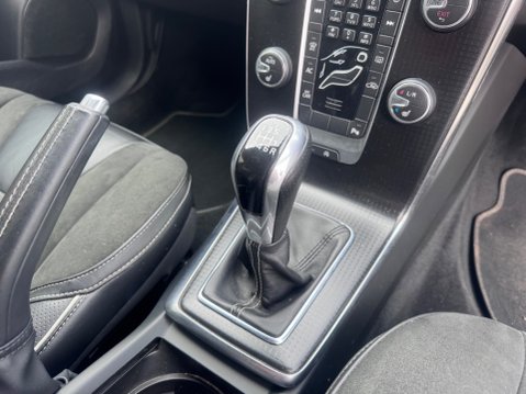 Volvo V40 D2 R-DESIGN NAV PLUS 18
