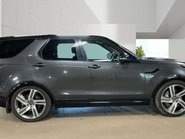 Land Rover Discovery 3.0 Discovery R-Dynamic SE D MHEV Auto 4WD 5dr 15