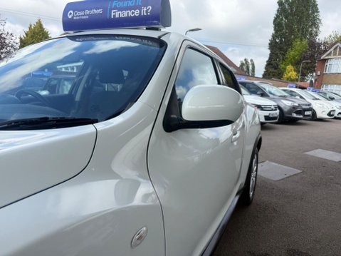 Nissan Juke 1.6 Acenta Premium Euro 5 (s/s) 5dr 27
