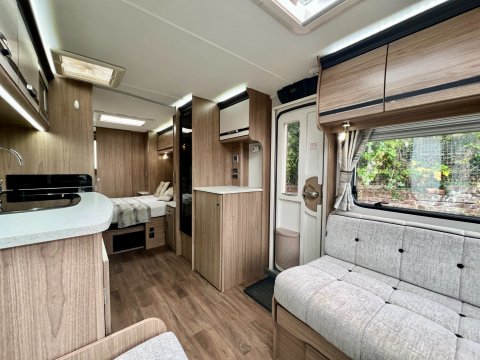 Coachman Laser 675 13