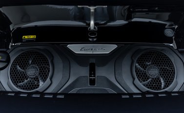 Porsche 911 Turbo S (992) 44