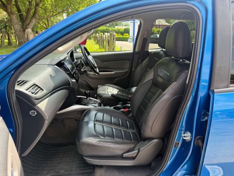 Mitsubishi L200 2.4 L200 Barbarian DI-D Auto 4WD 12