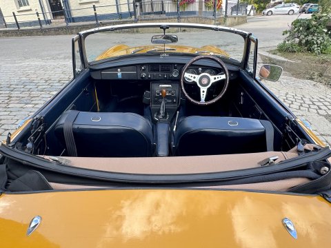MG B ROADSTER 26