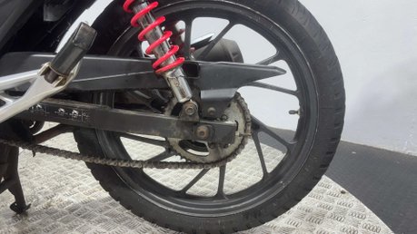 Honda CB GLR 125 2017 GOOD RUNNING PROJECT BIKE SPARES OR REPAIR 125CC 13