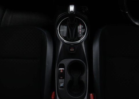 Nissan Juke 1.6 Juke N-Connecta HEV CVT 5dr 20