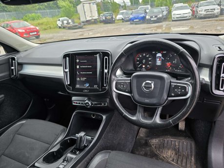 Volvo XC40 2.0 T4 Momentum SUV 5dr Petrol Auto AWD Euro 6 (s/s) (190 ps) 37