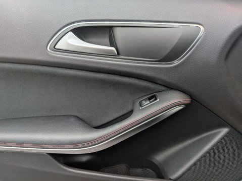 Mercedes-Benz GLA 2.1 GLA220 CDI AMG Line 7G-DCT 4MATIC Euro 6 (s/s) 5dr 25