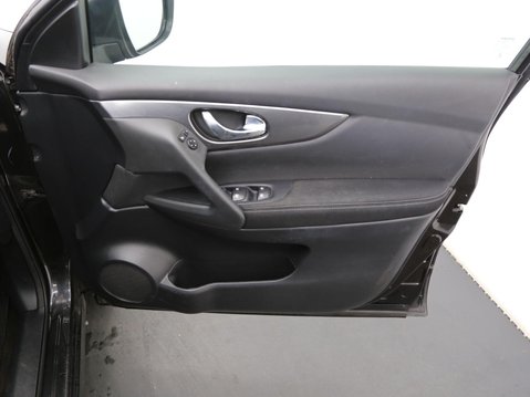 Nissan Qashqai 1.5 dCi N-Connecta Euro 6 (s/s) 5dr 19