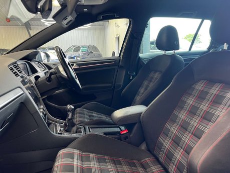 Volkswagen Golf 2.0 Golf GTi TSi 5dr 4