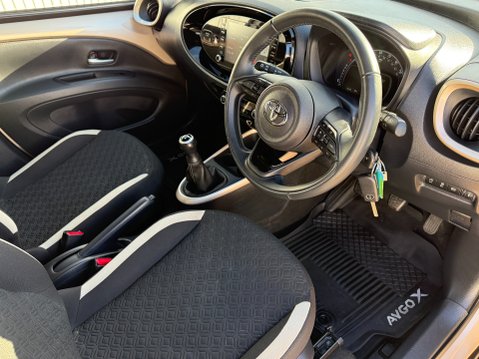 Toyota Aygo X VVT-I EDGE 12