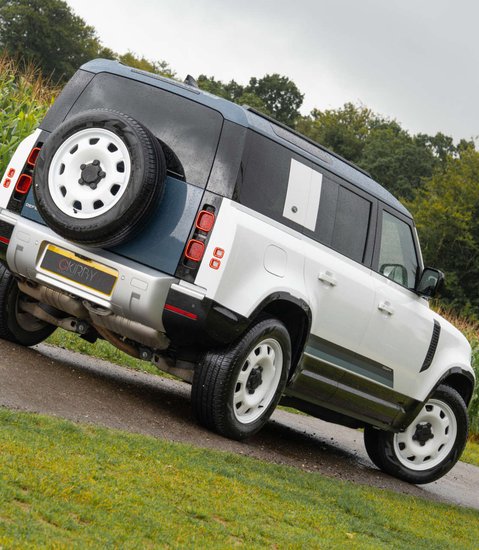Land Rover Defender D250 SE County Edition 1
