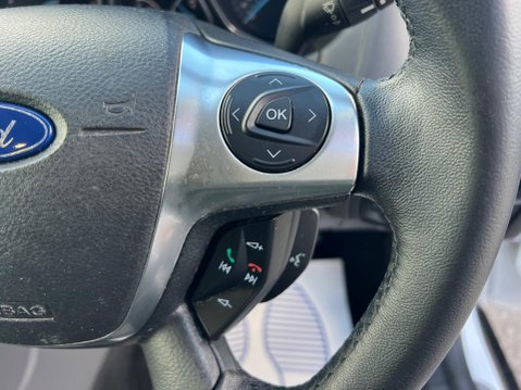 Ford Focus 1.6 Titanium Euro 5 5dr 15