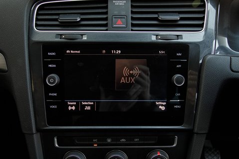 Volkswagen Golf SE NAVIGATION TSI BLUEMOTION TECHNOLOGY 24