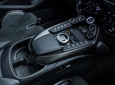 Aston Martin V12 Vantage 20