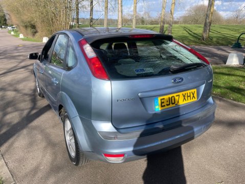 Ford Focus 1.6 Ghia 5dr 8