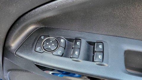 Ford Ecosport ST-LINE 31