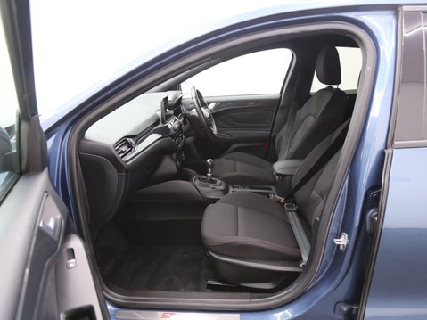 Ford Focus 1.0T EcoBoost ST-Line Euro 6 (s/s) 5dr 22