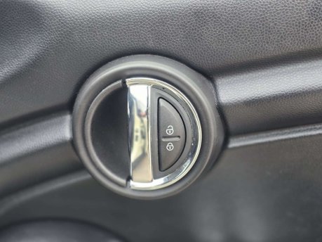 Mini Hatch 1.5 Cooper GPF Hatchback 5dr Petrol Steptronic Euro 6 (s/s) (136 ps) 27