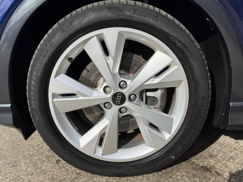 Audi Q4 40 S line SUV 5dr Electric Auto 82kWh (204 ps) 17
