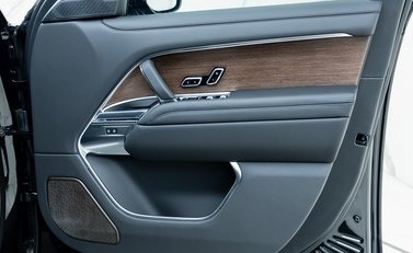 Land Rover Range Rover P460e Autobiography LWB 27