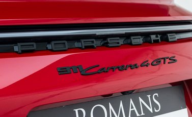 Porsche 911 Carrera 4 GTS (992) 32