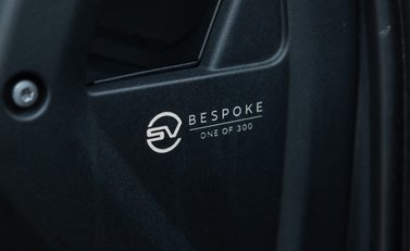 Land Rover Defender 110 V8 Bond Edition 29