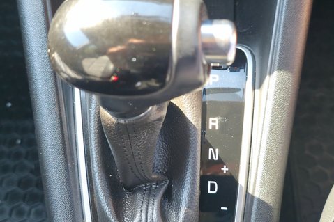 Kia Venga 3.. AUTOMATIC.. 1 PREVIOUS KEEPER.. 7 MAIN DEALER SERVICES.. STUNNING 5