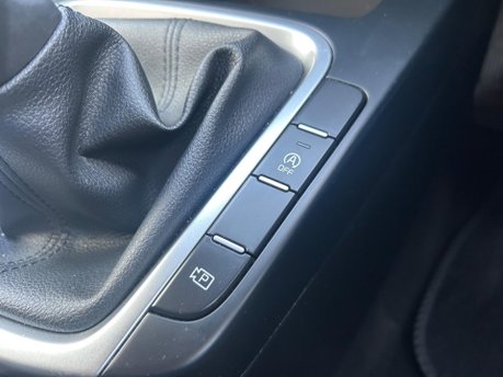 Kia Xceed 1.5 T-GDi 2 Euro 6 (s/s) 5dr 33