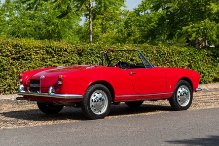 Alfa Romeo Giulietta Spider by Pininfarina 3