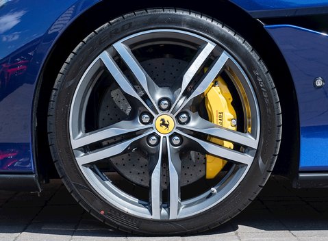 Ferrari Portofino 12