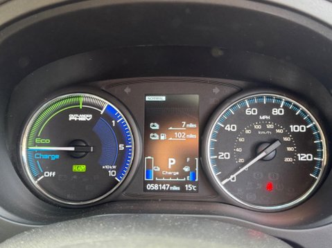 Mitsubishi Outlander 2.4h TwinMotor 13.8kWh 4h CVT 4WD Euro 6 (s/s) 5dr 26