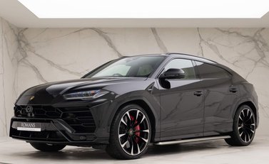 Lamborghini Urus V8 1