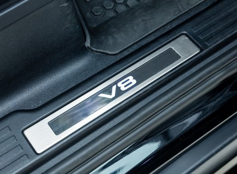 Land Rover Defender 90 V8 P525 Urban 21