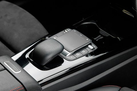 Mercedes-Benz A Class A 180 AMG LINE 33