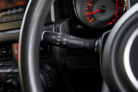 Suzuki Jimny SZ4 16