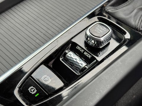 Volvo XC60 2.0 T5 Momentum Auto AWD Euro 6 (s/s) 5dr 34