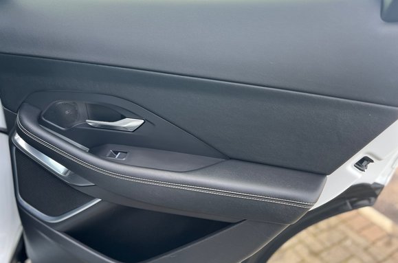 Jaguar E-Pace R-DYNAMIC SE 24