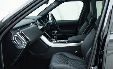 Land Rover Range Rover Sport 5.0 SVR Carbon Edition 15