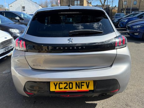 Peugeot 208 PURETECH ALLURE S/S 7