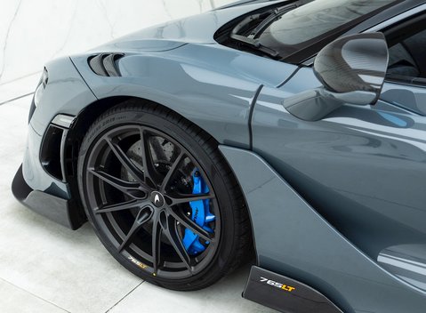 McLaren 765LT Spider 38