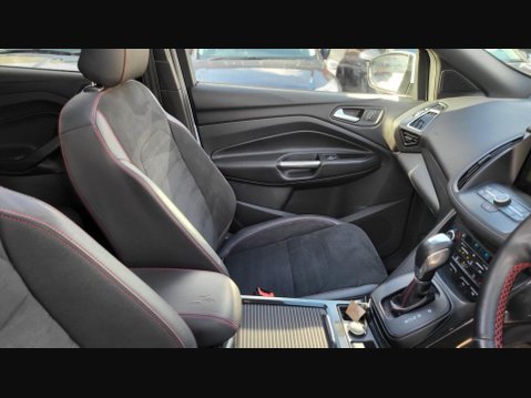 Ford Kuga ST-LINE X 16