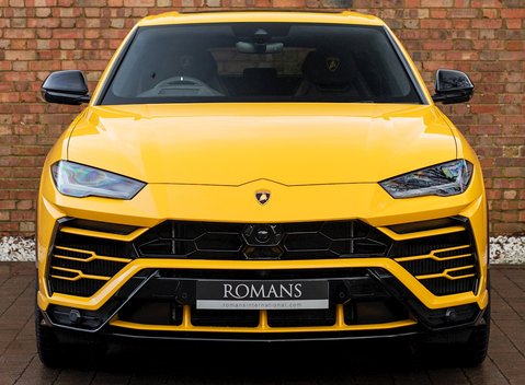 Lamborghini Urus 4