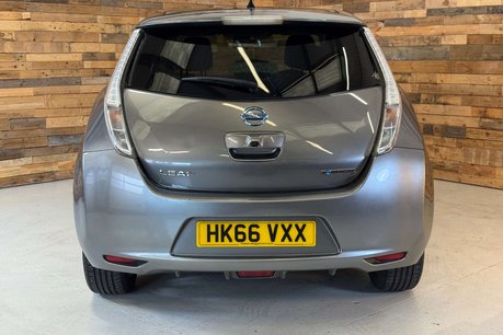 Nissan LEAF 30kWh Tekna Hatchback 5dr Electric Auto (109 bhp) 2