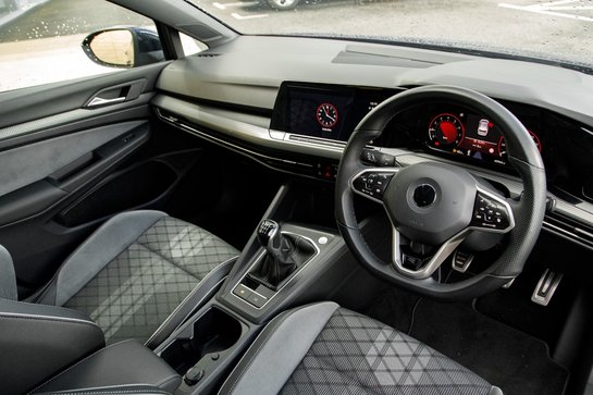 Volkswagen Golf R-LINE TSI