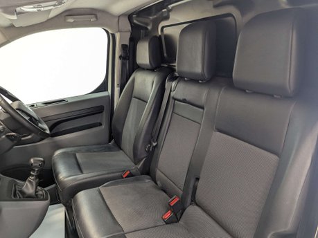 Vauxhall Vivaro 1.5 Vivaro 2900 Sportive S/S 36