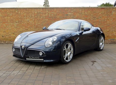 Alfa Romeo 8C Competizione 5