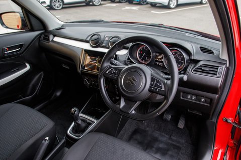 Suzuki Swift SZ-L DUALJET MHEV 4