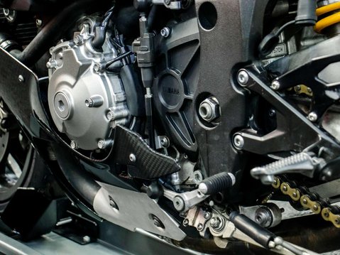 Yamaha R1M 1000 Super Sports Petrol Manual (200 ps) 38