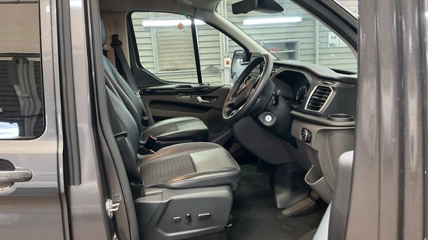 Ford Transit Custom Crew Cab AUTO SWB L1H1 Low Roof Sport 320 Air Con Alloys Sensors Cam EURO 6 9
