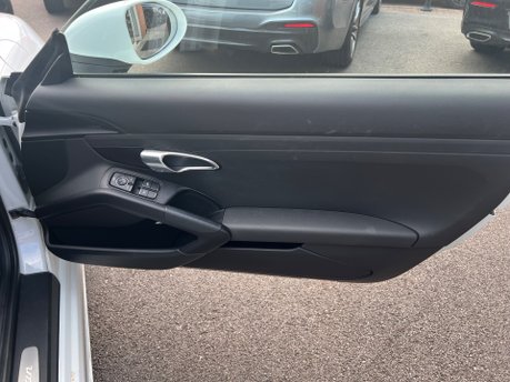 Porsche 718 CAYMAN PDK 22